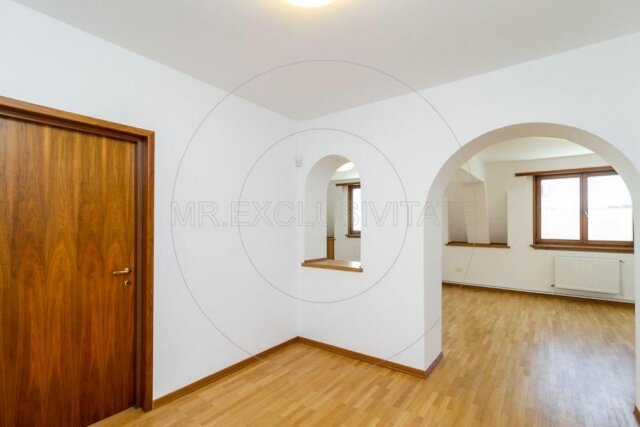 Aviatorilor, inchiriez spatiu de birouri, 125 mp, 1.900 euro.